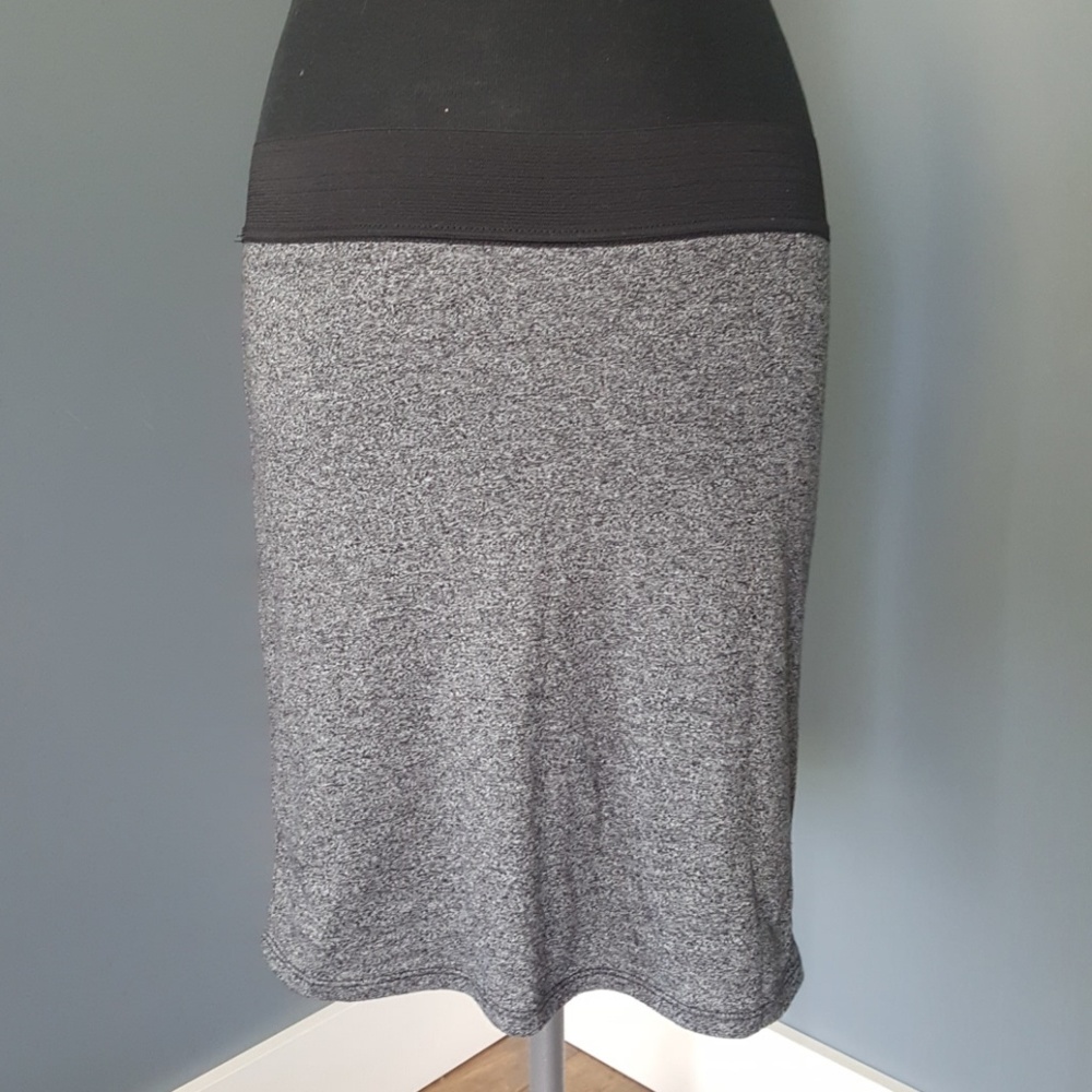 American Eagle gray skirt